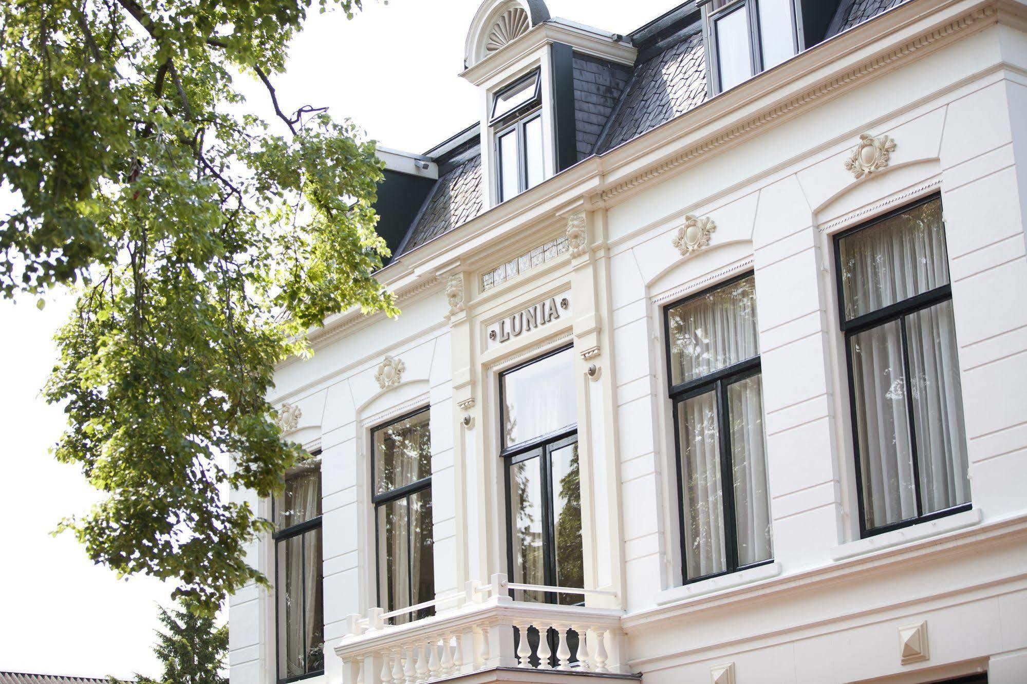 Hotel Restaurant Lunia Oldeberkoop Exterior photo